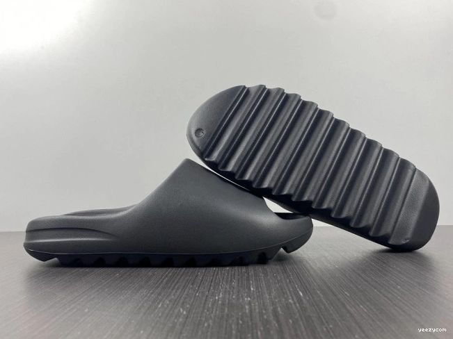 Slide HQ6448 Onyx Yeezy Adidas 0717
